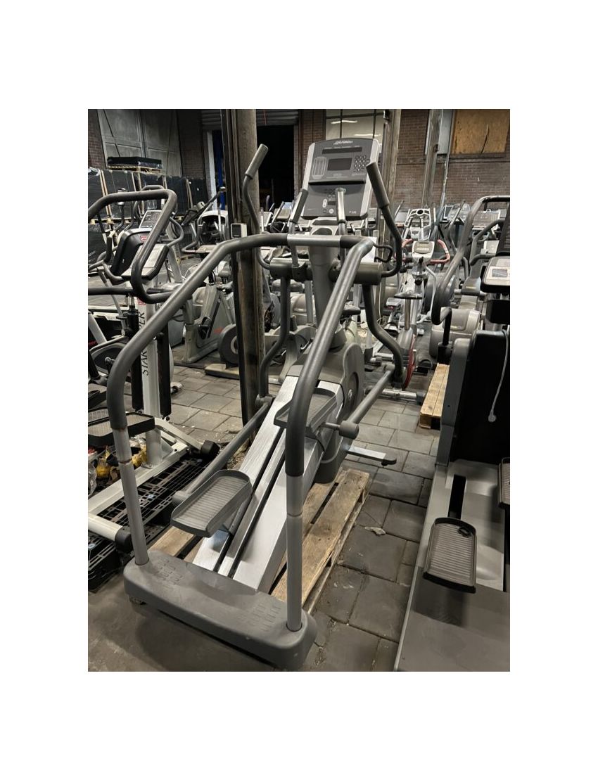 Life Fitness Summit Trainer 95LE