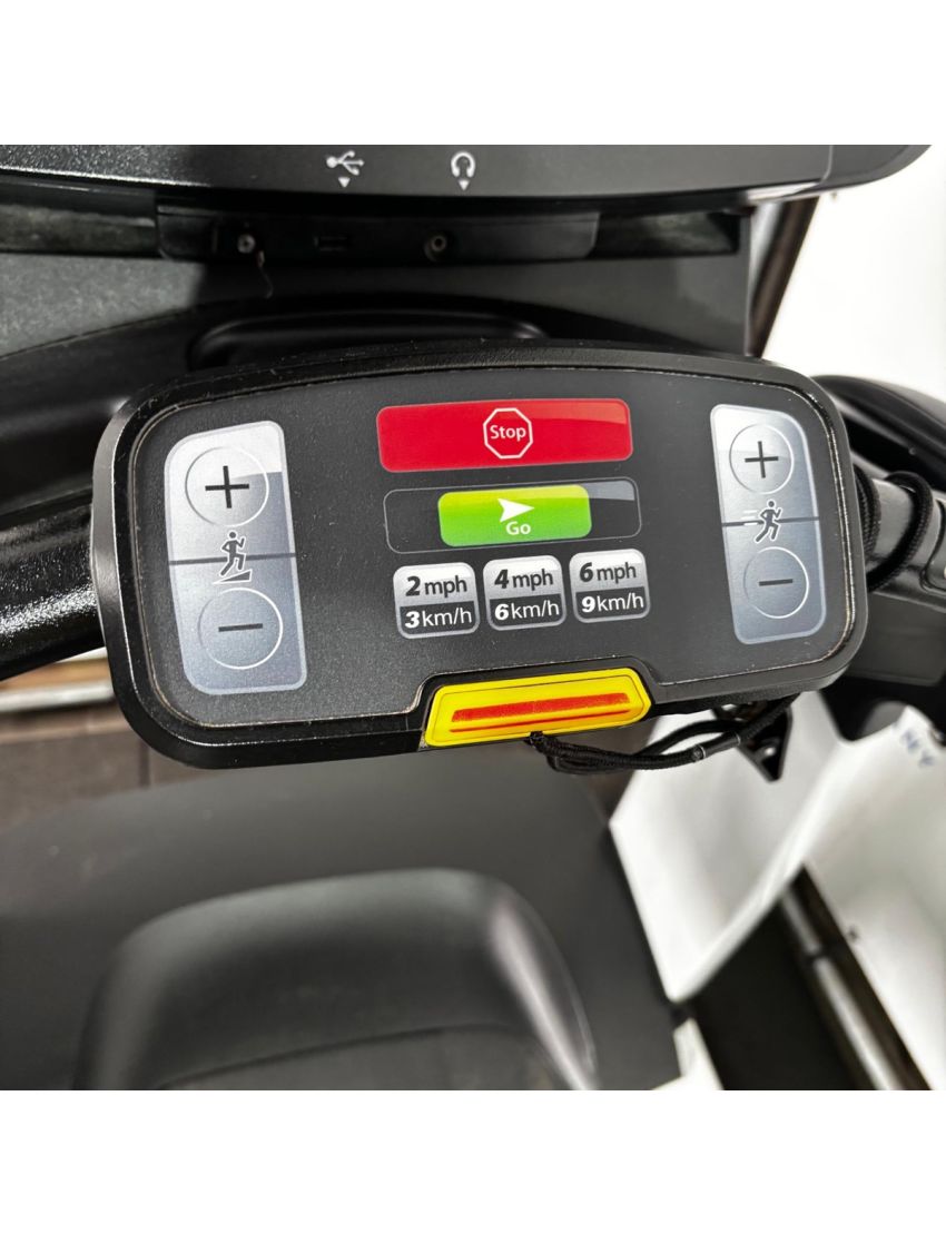 Life Fitness Loopband 95T Discover SE3HD wit