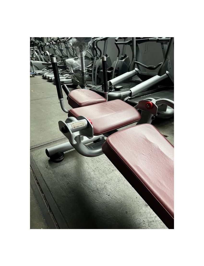 Matrix Abdominal Crunch Bench | Plate Loaded