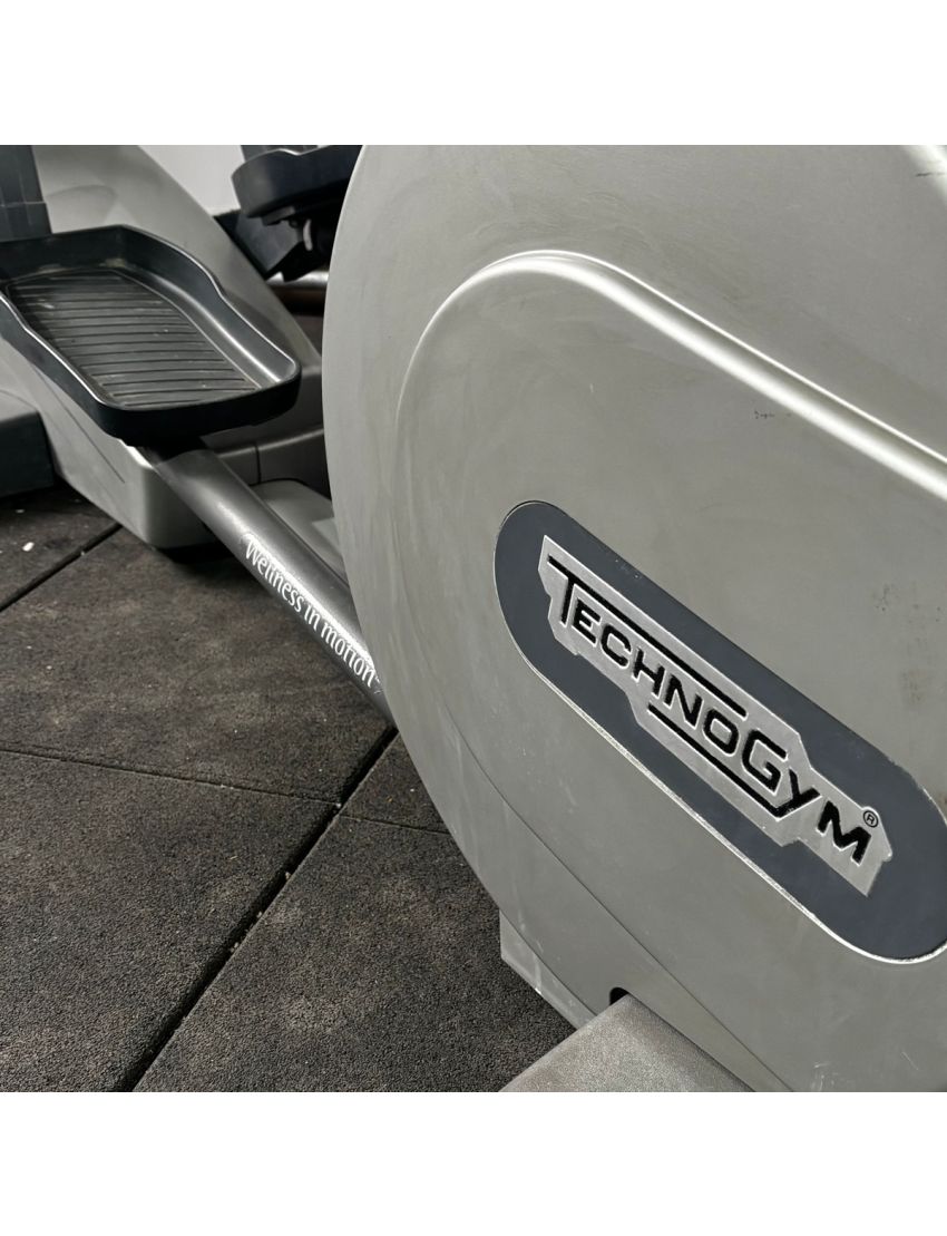 Technogym Excite 700 Crosstrainer | LED |